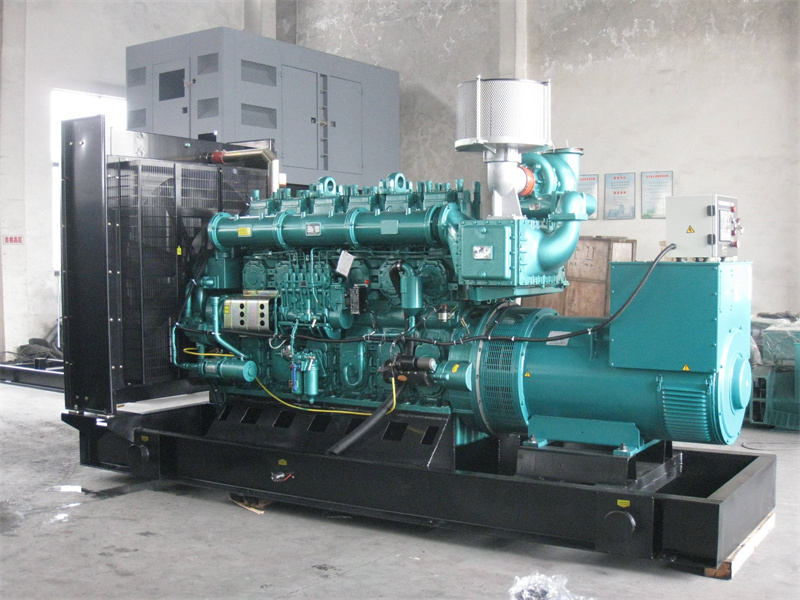 巴南200KW 柴油发电机的油耗是多少？