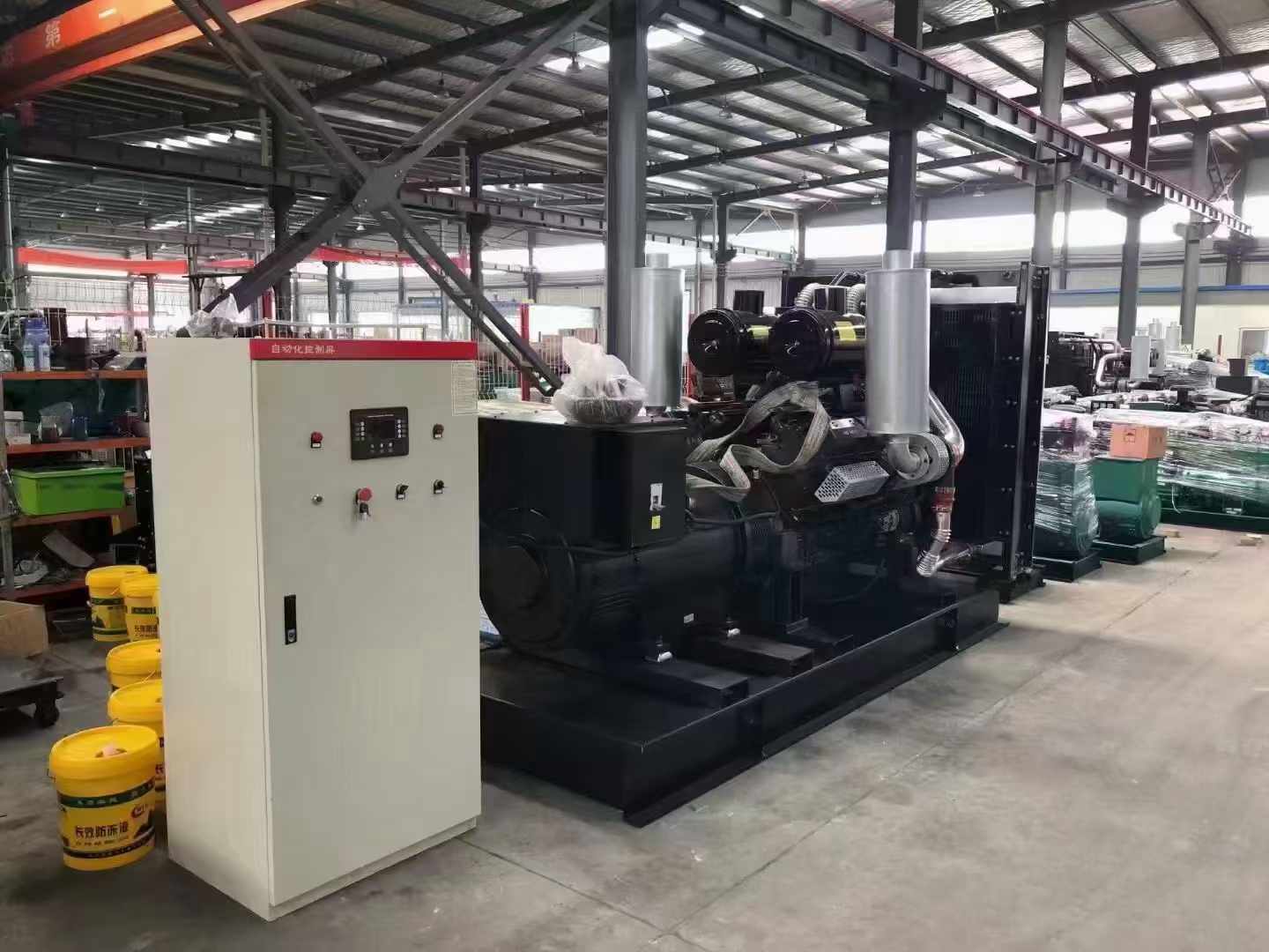 巴南柴油发电机运行时的噪音和振动水平如何？