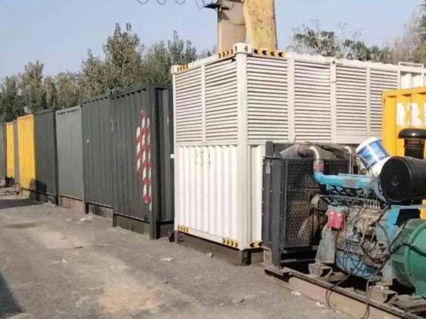 巴南200KW柴油发电机机组每小时油耗是多少？