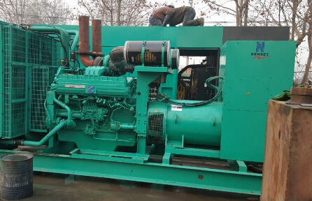 巴南发电机组如何判断水冷式机油散热器内部是否需要清洗？