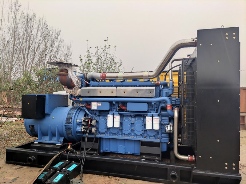 巴南柴油发电机组更换机油时，应遵循哪些步骤？